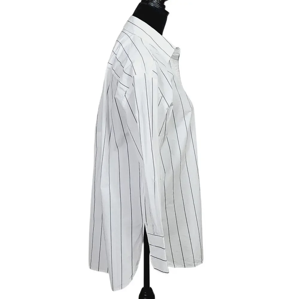 Banana Republic Button Front White w/Gray Size PM OVERSIZED **PRE-OWNED**